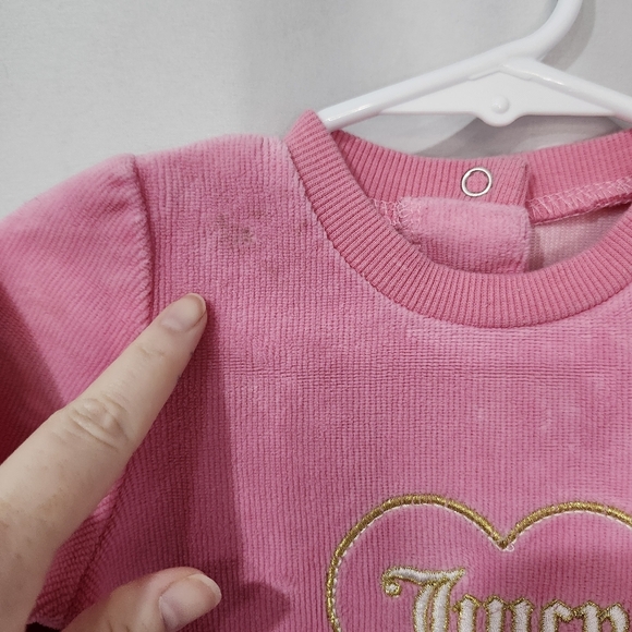 Juicy Couture Kids Velour One Piece Size 6/9 Months Pink Gold Heart Snap - Picture 3 of 6